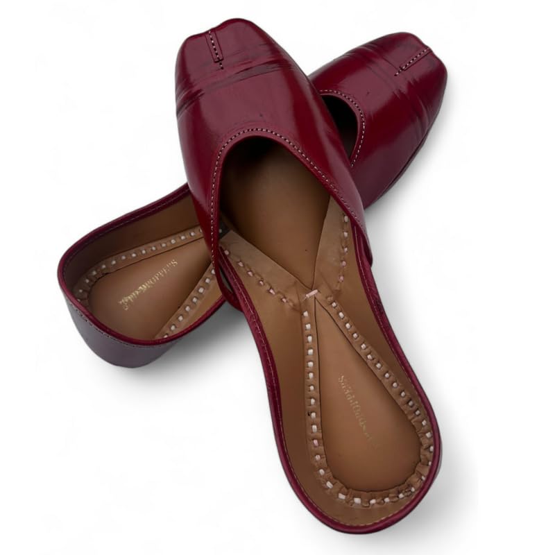 Women’s Traditional Ethnic Embroidered Jutti – Handcrafted Punjabi Footwear for Weddings, Festive, and Casual Wear