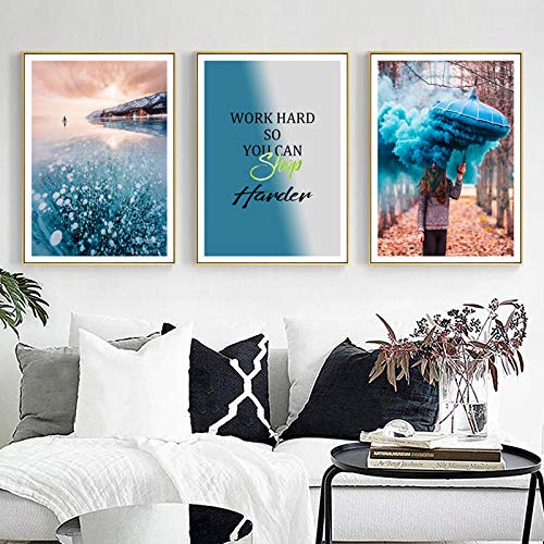 Peinture sur toile pour revitaliser une décoration d'intérieur terne avec un paysage abstrait