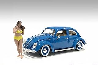 American Diorama Beach Girls - Amy, Yellow 76416 - 1/24 Scale Figurine - Diorama Accessory