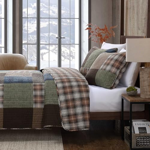 Image of Eddie Bauer - Queen Quilt Set with Sham, Reversible Cotton Bedding, Lightweight All-Season, Pre-Washed, Classic Patchwork Green