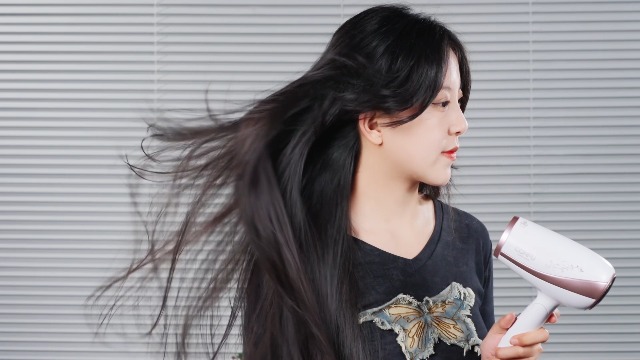 CONFU 1200W マイナスイオン軽量ヘアドライヤー