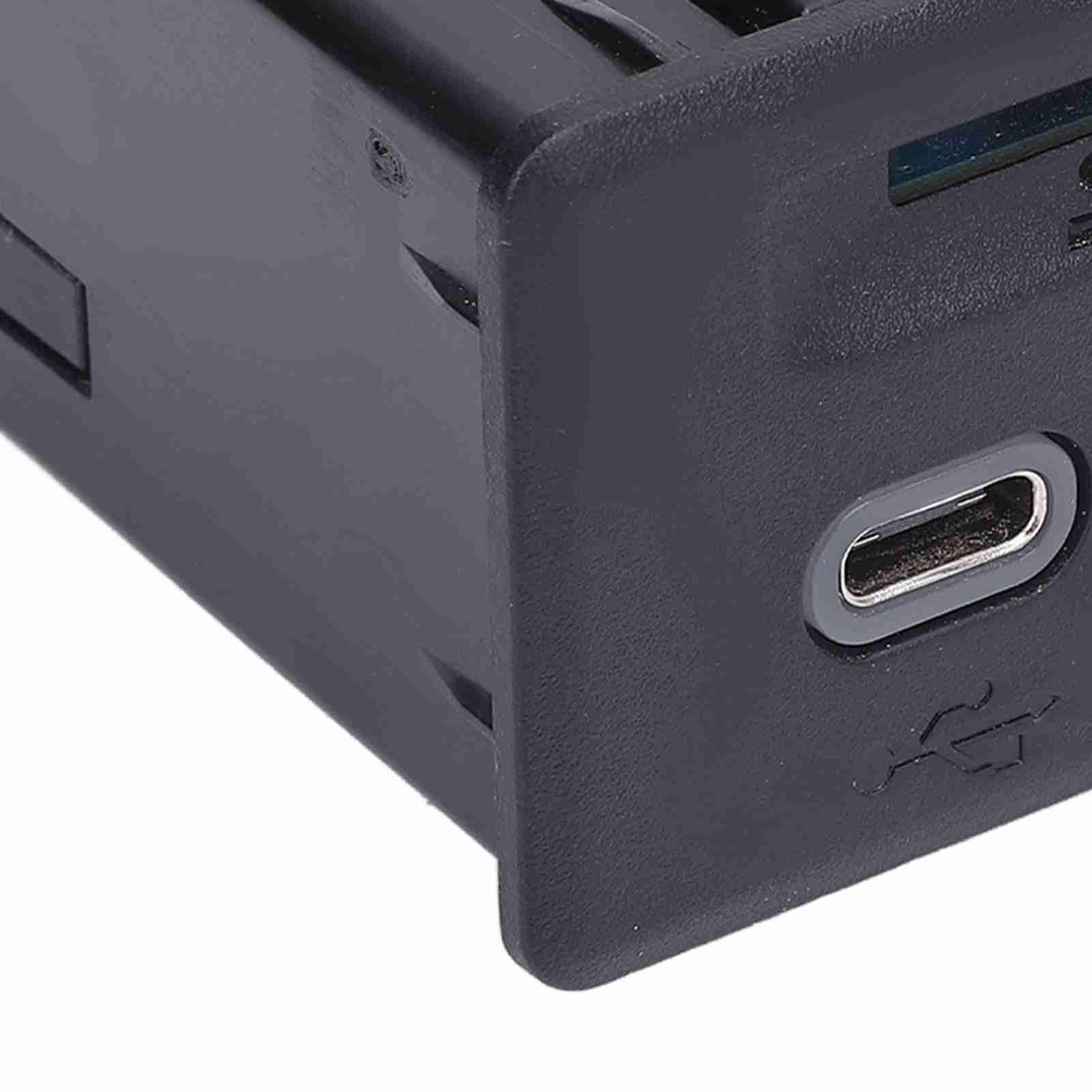 Conector USB de Consola Adaptador de Conector Auxiliar Diseño Duradero Plug and Play para CT6 XT4 XT6 XTS para una Fácil Conexión de Dispositivos