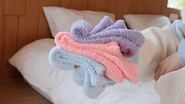 5 Paia Calzini Morbidi Donna Con Cuori – Pile Di Corallo, Termici, Per Dormire E Relax (Taglia 36-42)