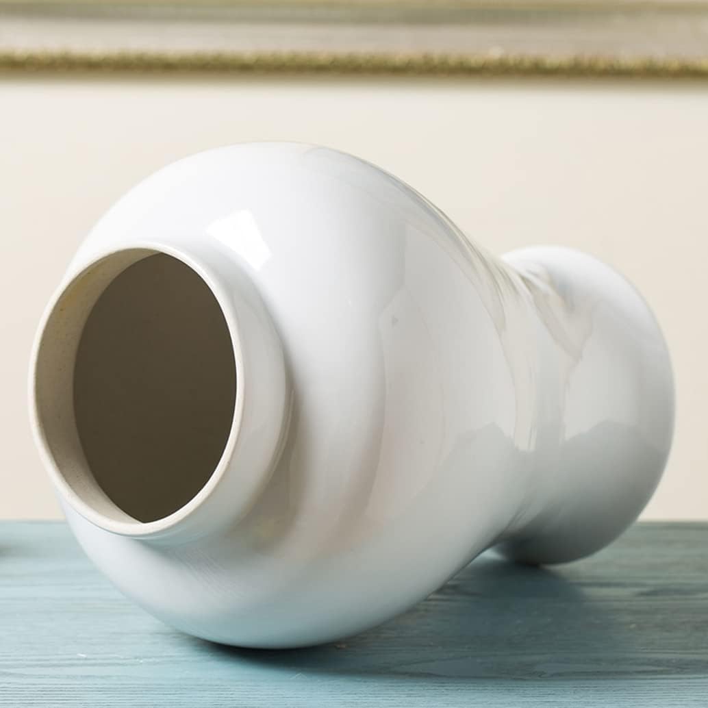 Wazon na imbirowy słoik – dekoracyjny ceramiczny słoik na zauszniki z pokrywką do aranżacji kwiatowych, tradycyjny wzór białej porcelany