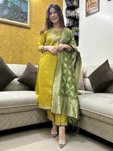 Image of VredeVogel Women's Embroidered Chanderi Silk Jacquard Straight Kurta Pant Set with Dupatta | Perfect for Festive & Casual Ethnic Wear Kurta Set