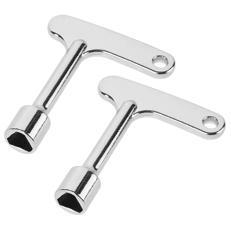 ロシアの軍事施設で使われてる鍵 ウクライナ首都キーウで公開されたロシア軍兵器 残骸を展示する