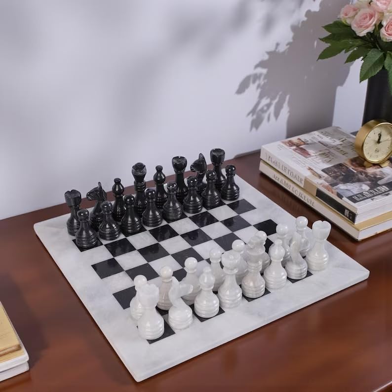 Miniatura 3 de Juego de ajedrez de mármol hecho a mano de 15 pulgadas con caja de regalo de piel sintética negra, tablero de ajedrez de piedra premium y piezas
