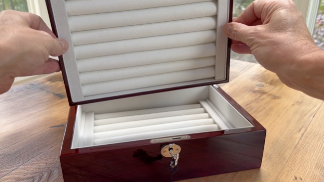 Caja de almacenamiento para mancornas de madera caoba miniatura 7