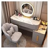 【Grande capacité de rangement】- Cette élégante coiffeuse offre un espace spacieux pour vos cosmétiques préférés, complété par 3 tiroirs et une commode à 2 tiroirs. Profitez de nombreux rangements pratiques pour vos soins, parfums, pinceaux de maquillage et bien plus encore. Dites adieu au désordre et gardez tout rangé et organisé sans effort, pour trouver facilement ce dont vous avez besoin pour vous préparer pour la journée. Transformez votre routine beauté en une expérience fluide !