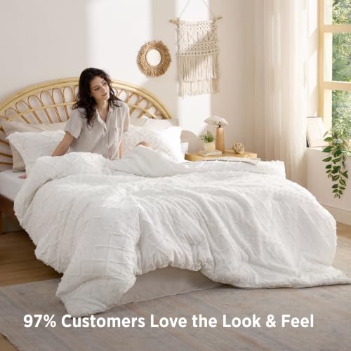 Image of Bedsure King Comforter Set - White Comforter, Boho Tufted Distressed Vintage Bedding for Kids, 3 Pieces Farmhouse-Style Bed Set for All Seasons, Fluffy Soft Bedding with 2 Pillow Shams