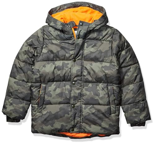 Amazon Essentials Jungen Schwere Pufferjacke mit Kapuze, Dunkles Armeegrün Camouflagedesign, 8 Jahre