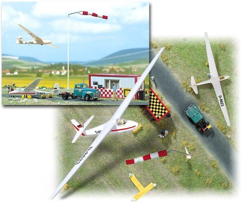 Preisvergleich Produktbild Busch 1050 Segelflugplatz H0
