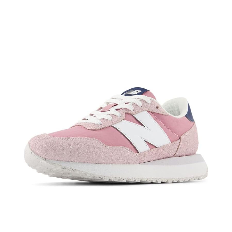 モカ New Balance Women's 237 Retro Sneaker | Famous Footwear