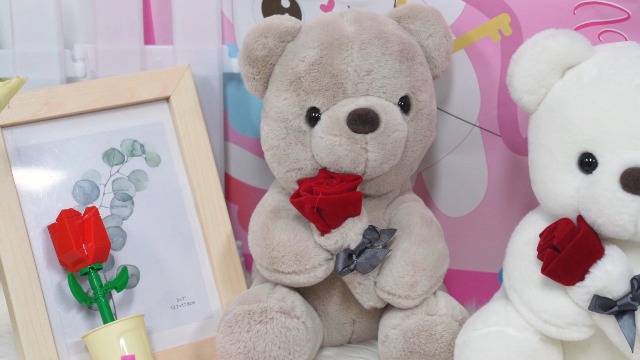 * antique bear ୨୧ * 小さくて可愛い トラ猫ちゃん Woobia ウービア 【じゃれる茶トラ猫（小）】 (幅8cm×奥行4cm×高