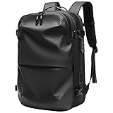 【Tejido impermeable y resistente al uso diario】Fabricada con tela Oxford resistente al agua, base reforzada y cremalleras duraderas. Soporta lluvia ligera y desgaste frecuente. Esta mochila vacuum system garantiza durabilidad sin sacrificar ligereza. Viaja sin preocupaciones en cualquier clima o entorno, con estilo sobrio y diseño técnico.