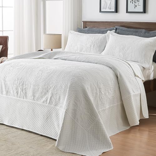 Image of Qucover Alaska King Bedspread 132x 120, Oversized King Bedspread Extra Wide, 3 Piece Soft Microfiber Lightweight Oversized King Quilt Bedding Set, Vintage Persian Pattern, with Pillow Shams, White
