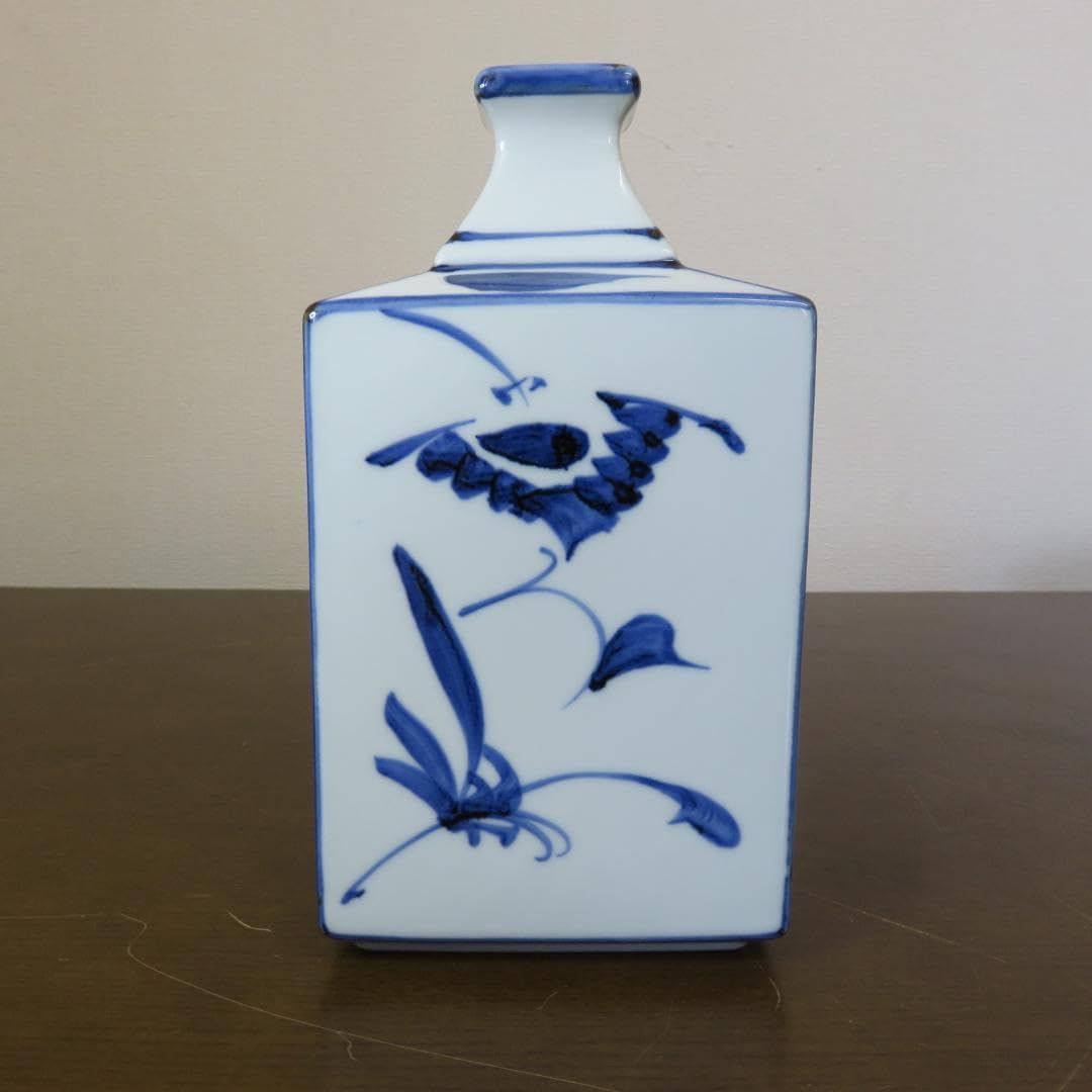 花瓶　角瓶　置物 Amazon.co.jp: 磯部 角瓶 花瓶 花器 菊竹福貴 染付 角徳利 : ホーム