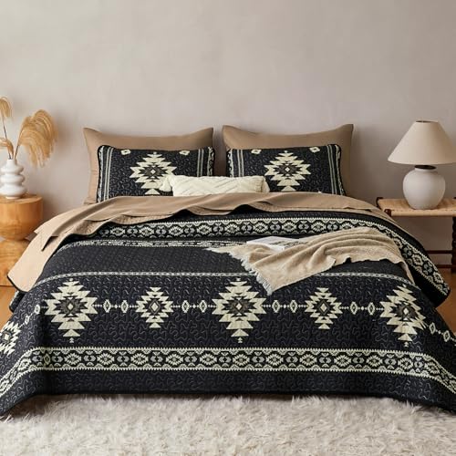 Wake In Cloud - Western Quilt Set Southwestern Aztec Country Tribal Native American Rustic Ranch Reversible Lightweight Bedspread Coverlet 3 Pieces Black Brown Queen/Full Size