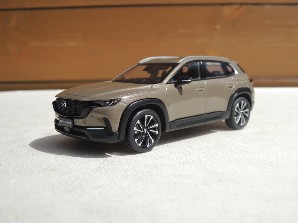 Amazon | ミニカー CX-50 ジルコンサンドメタリック 1/43スケール 11cm