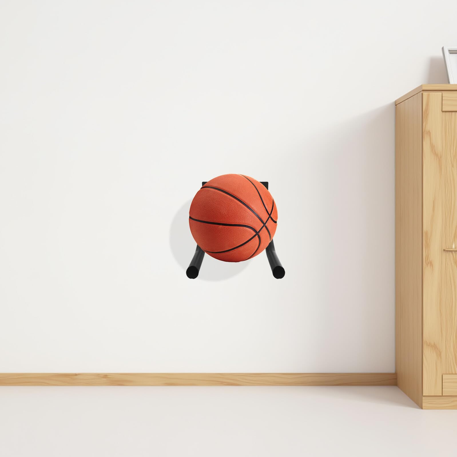 Metall Wandhalterung für Basketball & Fußball Bälle, 2-teiliger Sportnizer, Cact Sto für Volleyball & Yoga Bälle, schwarz, Hängelösung