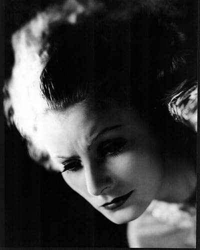 Posterazzi Greta Garbo Closeup - Impresión fotográfica en blanco y negro (16 x 20) - Referencia # MVM01321 disponible en Yaxa Colombia