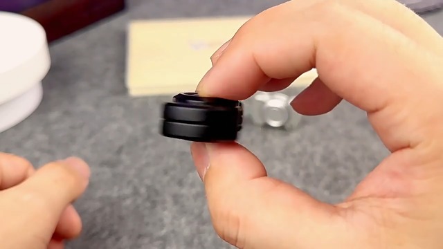 Amazon | フィジェットトイ 3in1【スライド・スピン・クリック全て