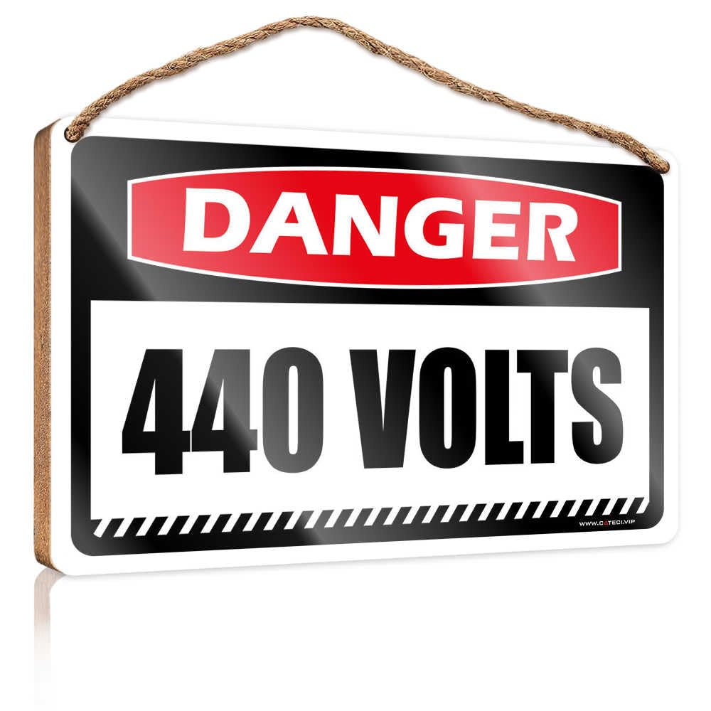 HMQW Hanging Wooden Plaque Danger 440 Volts Wooden Sign Decore For Room Funny Bathroom Wall Decor Sign Woo(23X35CM)