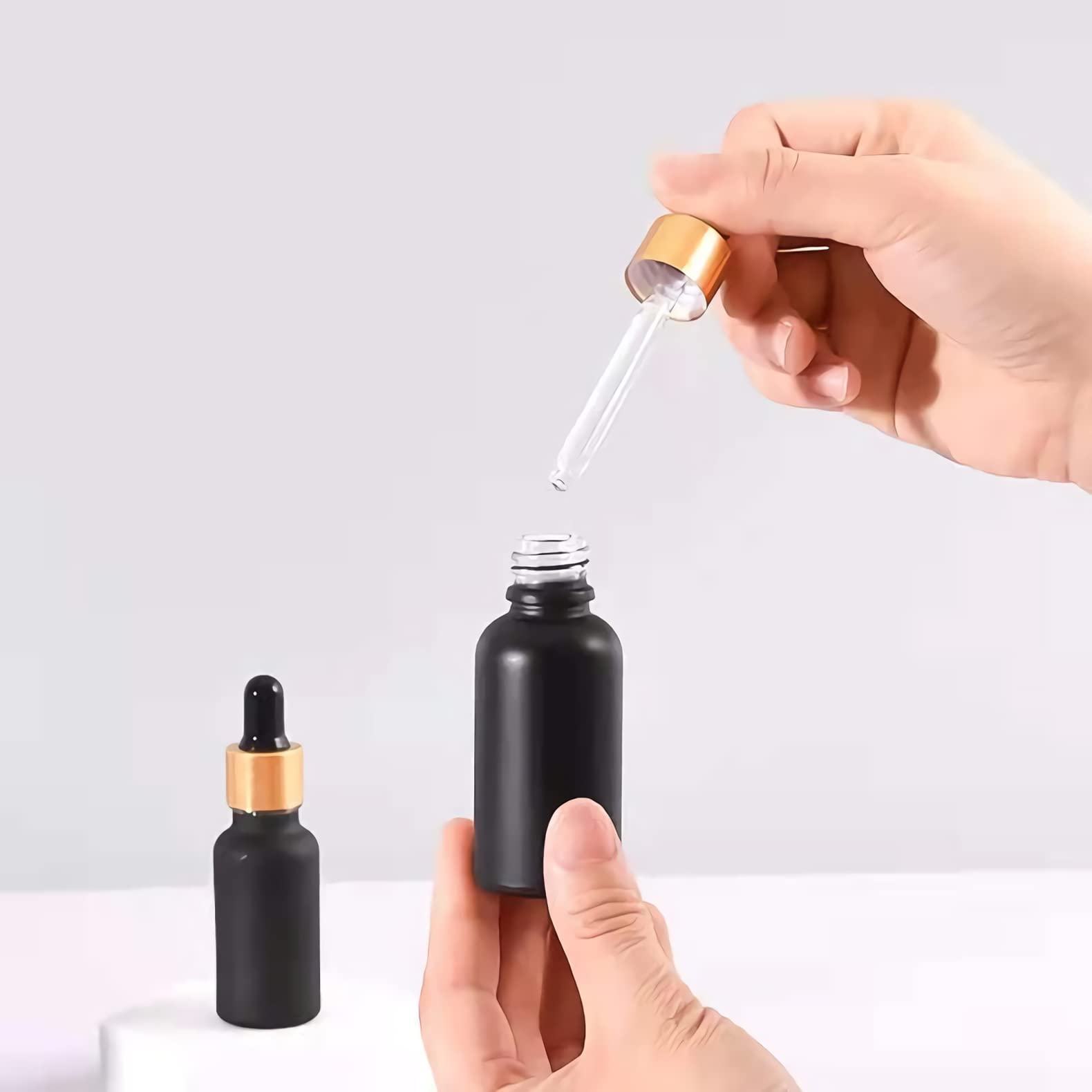 Plastikowa butelka z rozpylaczem, 12 sztuk, 100 ml, pusty matowy czarny/złoty szklany zakraplacz ze szklaną pipetą do olejków eterycznych, pojemniki do przechowywania kosmetyków podróżnych