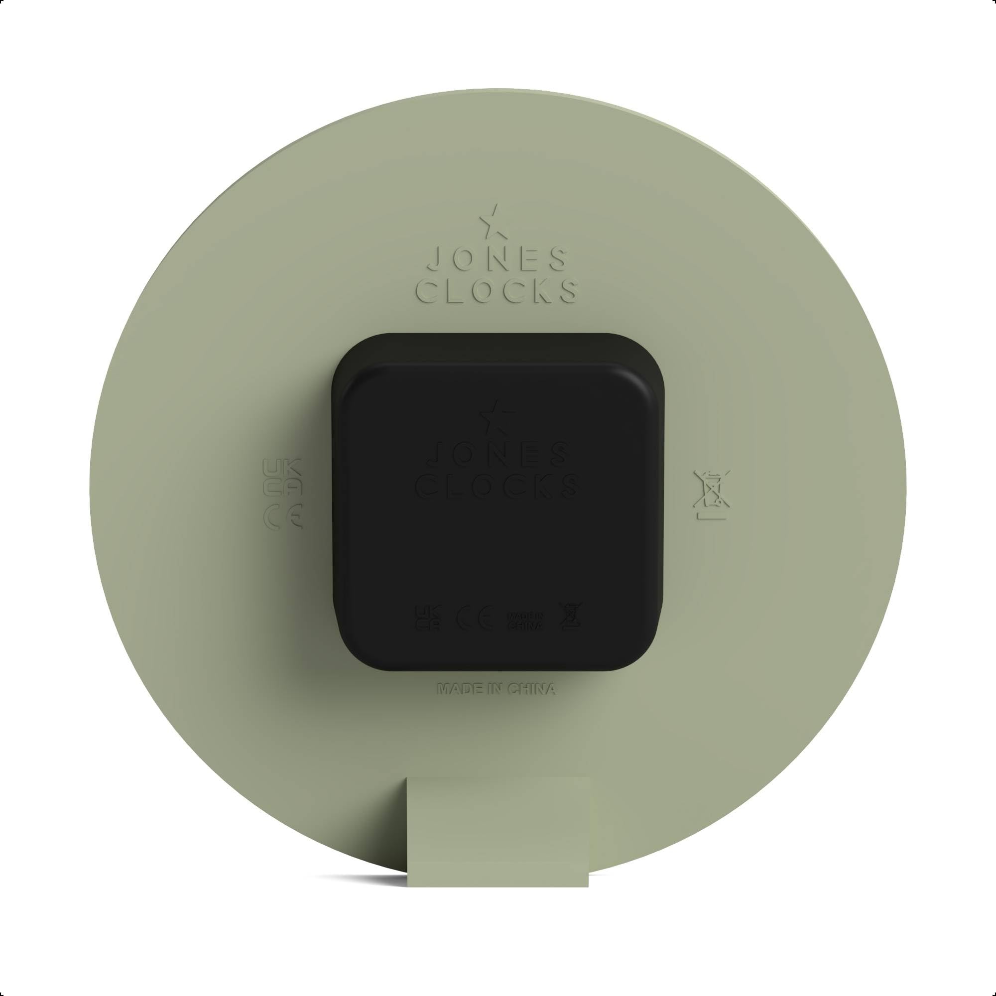 Jones Clocks® Hampstead Orologio da scrivania | Autonomo | Verde salvia | Eleganti numeri modellati in rilievo | Ideale per mensole, camino, soggiorno, ufficio domestico o comodino