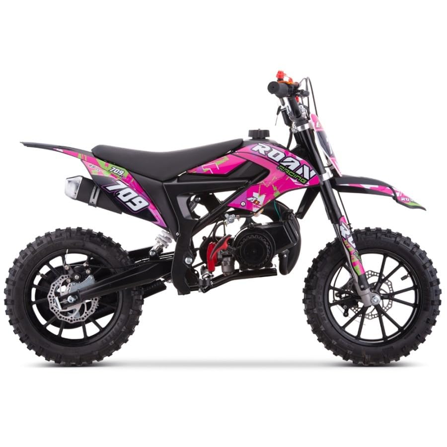Fermata di sicurezza in caso di caduta Tipo Motore Monocilindro 2 Tempi. Potenza massima 3.5 CV Cilindrata 49cc Sistema di avviamento Maniglia (avviamento facile) con ingranaggio in nylon Raffreddamento ad aria Velocità massima 35 K/h Limitatore di velocità Sì