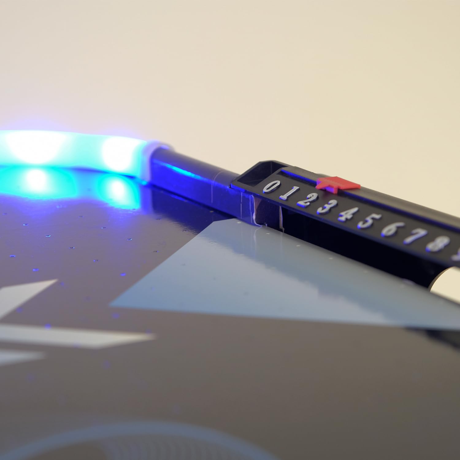 LED-Airhockey Spieltisch von FASports, Air Hockey Kinder/Jugendliche ab 8 Jahren, Airhockey Spieltisch mit Luft inkl. leuchtende Pusher und Pucks