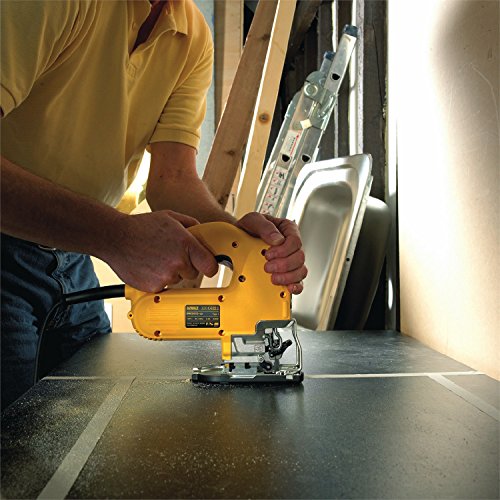 DeWalt Stichsäge DW341K-QS mit Bügelgriff und hoher Leistung