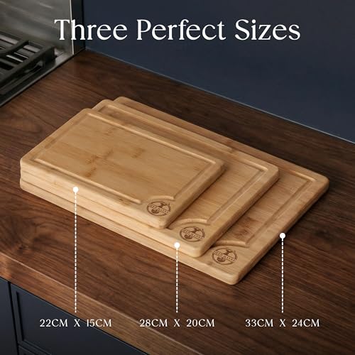Deer & Oak 3-Piece Bamboo Chopping Board Set, Pre-Oiled Wooden Cutting Chopping Boards for Kitchens 33x24cm, 28x20cm, 22x15cm, with Side Handle and Grooves - Image 6