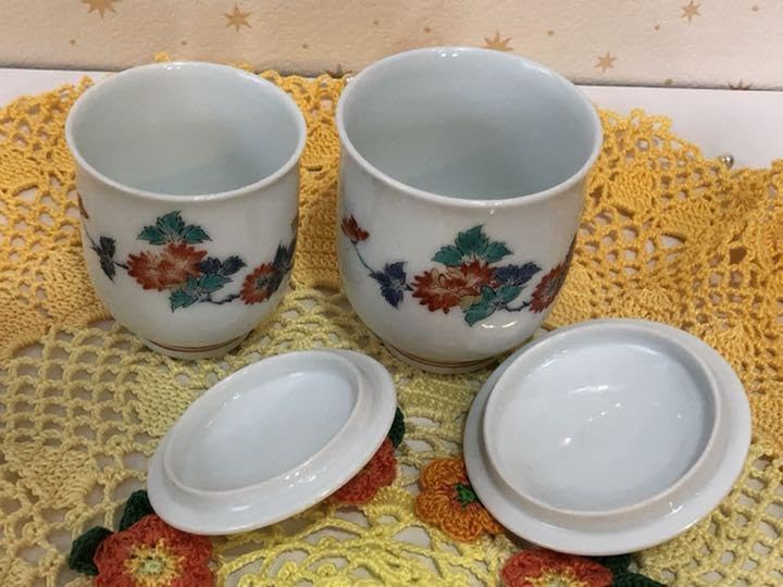 Amazon.co.jp: 人間国宝 13代 酒井田柿右衛門 作 夫婦湯呑 箱付き