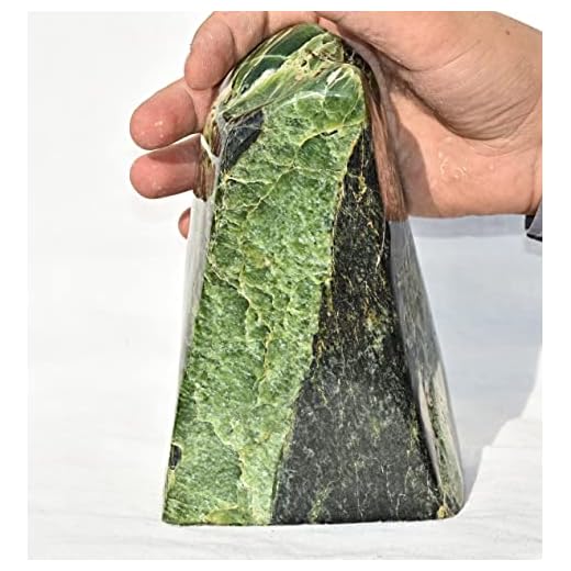 Beautiful Bi Colour Self Standing Polished Tremolite Tumbled Stone 2122 Gram