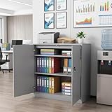 ⭐【Armoire de Bureau Verrouillable】Ce meuble rangement bureau intègre à la fois un système de verrouillage et une protection anti-basculement pour une sécurité optimale. Équipé d'une serrure et de deux clés, il permet de ranger en toute sécurité documents confidentiels et objets de valeur. Le dispositif anti-basculement, fixé directement au mur, assure une stabilité accrue, particulièrement essentielle pour les familles avec enfants et animaux de compagnie