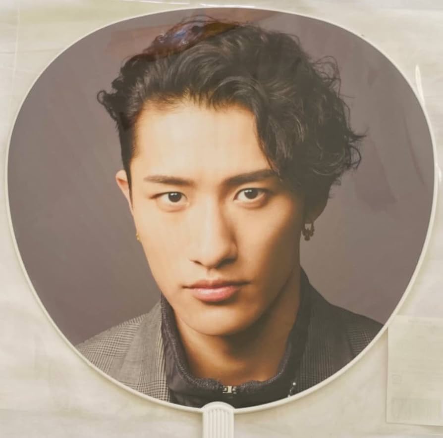 Amazon.co.jp: Snow Man 【 ジャンボうちわ ( 岩本照 ) 】 1st DOME Amazon.co.jp: Snow Man 【 ジャンボうちわ ( 岩本照 ) 】 1st DOME