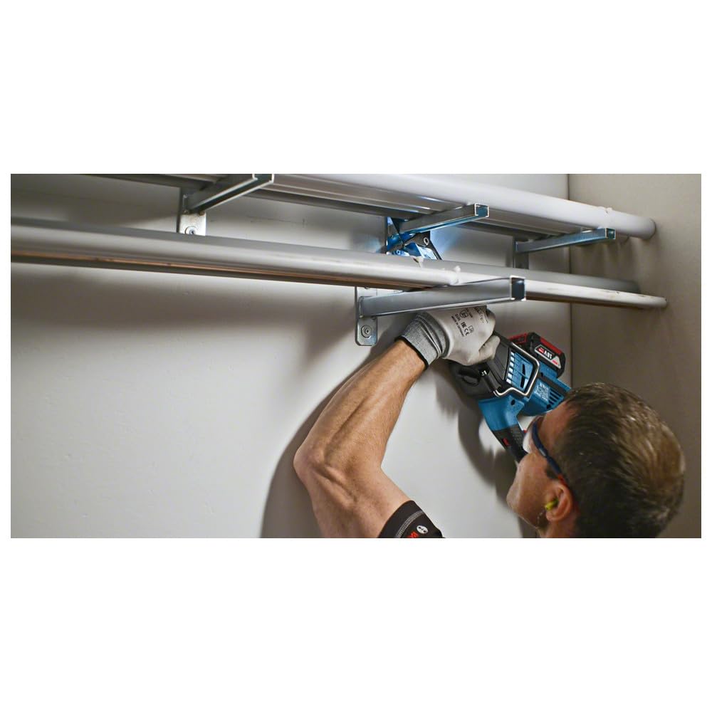Bosch Professional 18V System scie sabre sans-fil GSA 18V-32 (capacité de coupe dans le bois 230 mm, avec 1 lame de scie sabre S 1110 VF)