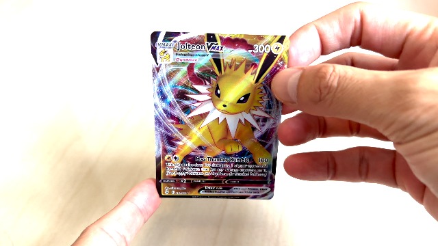 Watch Review Jolteon Vmax - Ultra Rare Pokemon Card