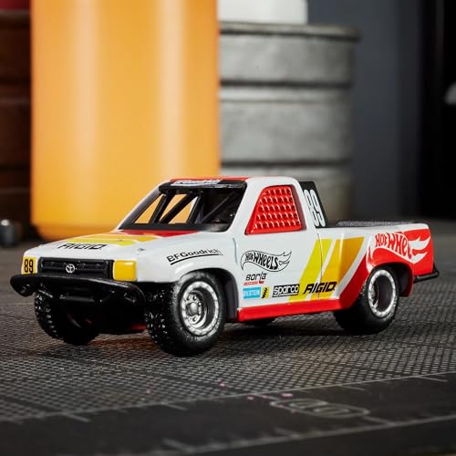 Hot Wheels Elite 64 1989 Toyota HiLux Stadium Truck miniatura 6