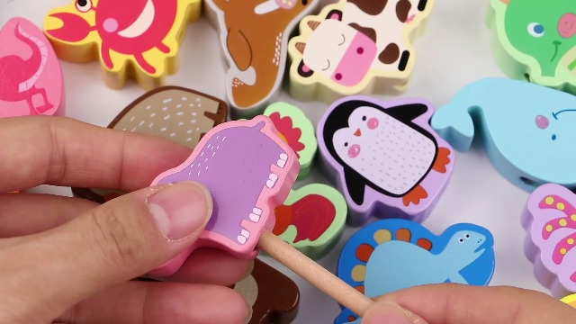 Tacobear Montessori Spielzeug ab 2 3 4 5 Jahren Fädelspiel 40Stk. Holzperlen zum Auffädeln Tier Perlen Holzperlen… – Bild 8