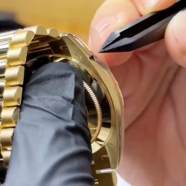 Amazon.co.jp: FWC腕時計カバー保護フィルム、ROLEX DAYDATE 228239