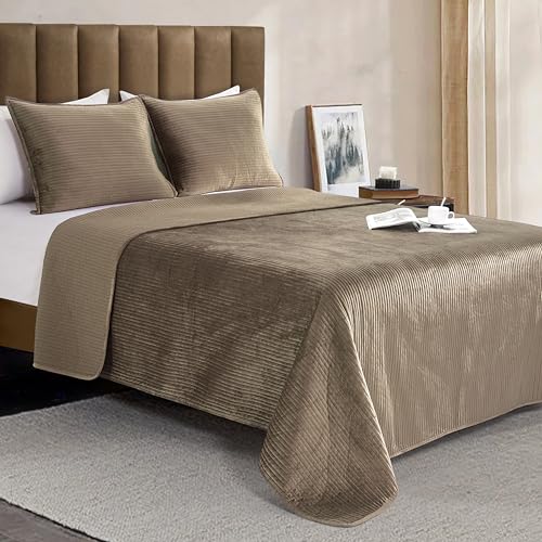 Elegant Comfort Luxury 3-Piece Velvet Corduroy Stripe Quilt Set, Ultra Soft Bedspread - Cozy Velvet Coverlet Set - 3PC Medium Weight Quilted Set with Matching Pillow Shams, Full, Khaki