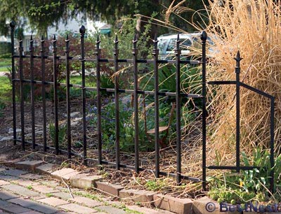 Miniatura 3 de Compra a granel de 12 postes para valla de jardín Panacea 87102, color negro, 37.5 pulgadas de alto cada uno