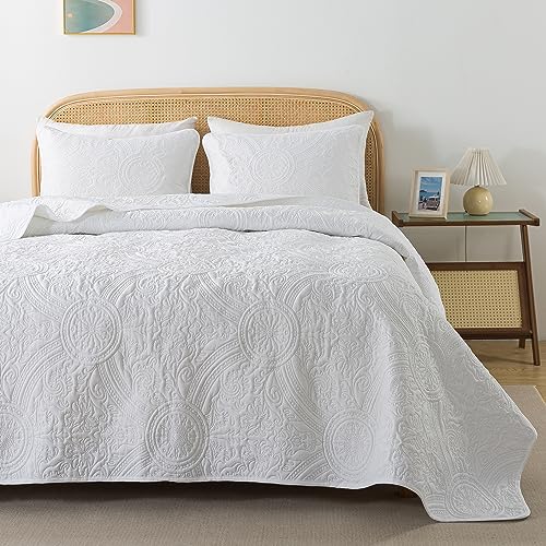Boho White King Size Quilt Bedding Sets with Pillow Shams, Lightweight Soft Bedspread Coverlet, Quilted Blanket Thin Comforter Bed Cover, All Season, 3 Pieces, 104x90 inches