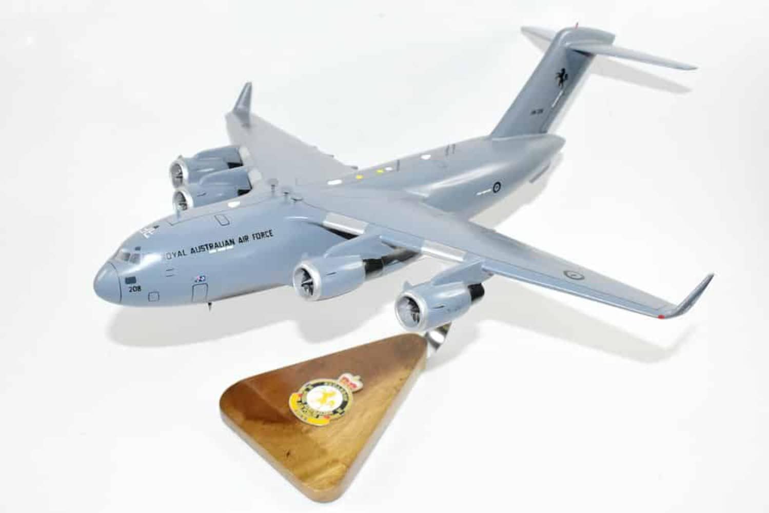 No. 36 Squadron Raaf C-17 Model, 1/116th Scale, Mahogany, Cargo