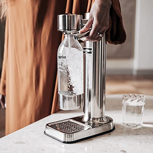 Foto von Aarke Carbonator 3 Wassersprudler, Edelstahl-Gehäuse, Sprudelwasserbereiter, inkl. BPA-freier PET-Flasche, kompatibel mit 60 L C02 Zylindern, Farbe: Stahl-Finish