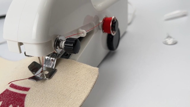 CIGAA Mini Handnähmaschine Elektrisch - Ideal Für Näh-Anfänger