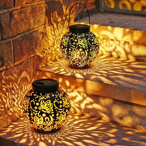 Solarlampen für Außen, 2 Stück LED Metall Schmetterling Solarlaterne Solarlampen Balkon DekoHängend/Stehend Solarlampen IP65 Wasserdicht Solarleuchten Gartendeko für Terrasse Garten Innenhof