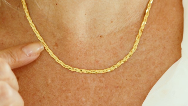 CARISSIMA Collana da Donna in Oro Giallo 9 ct, Catena a Spina di Pesce da 3,4 mm, Lunghezza 41 cm